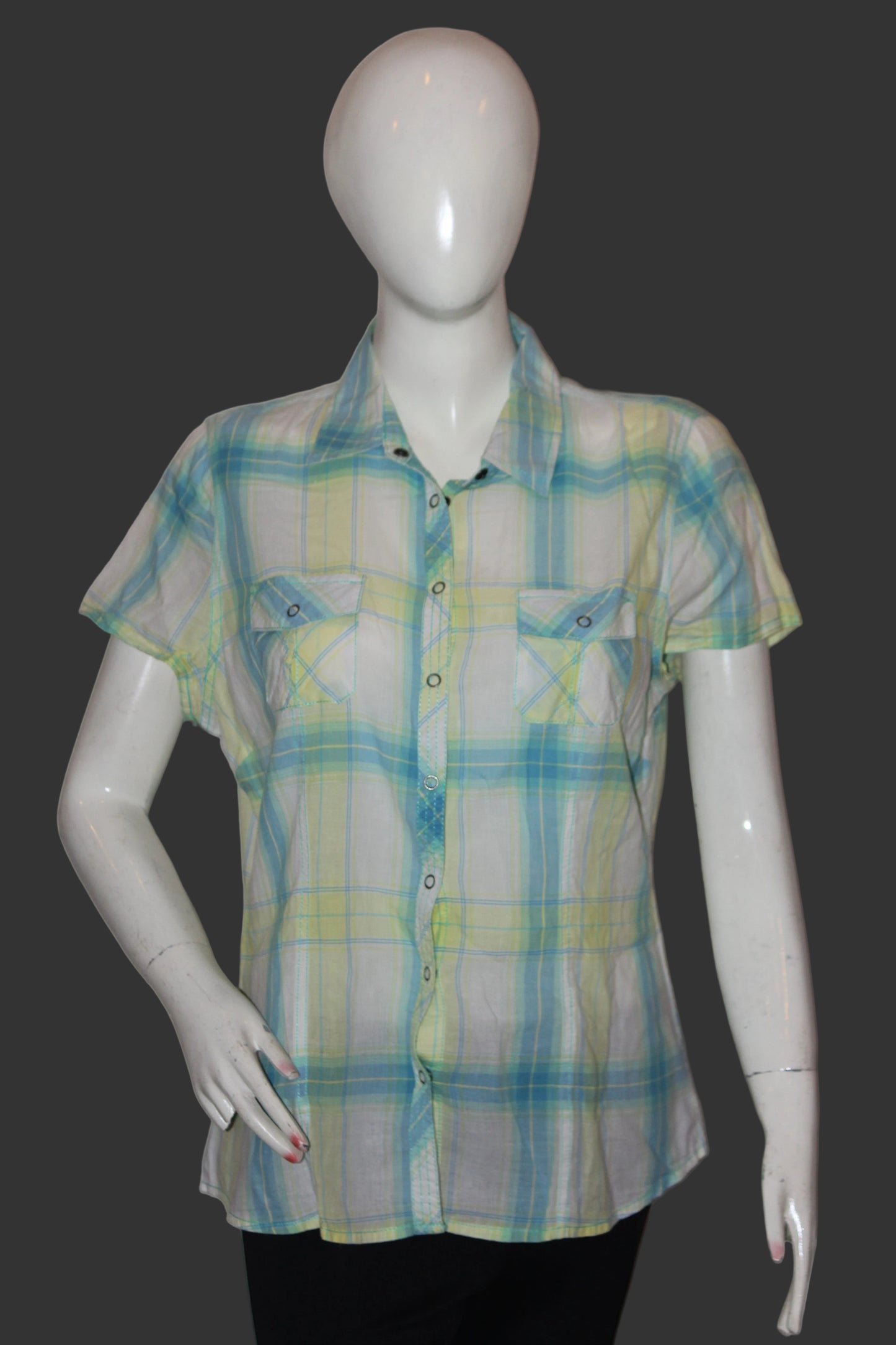White Sleeveless Shirt – Thriftify