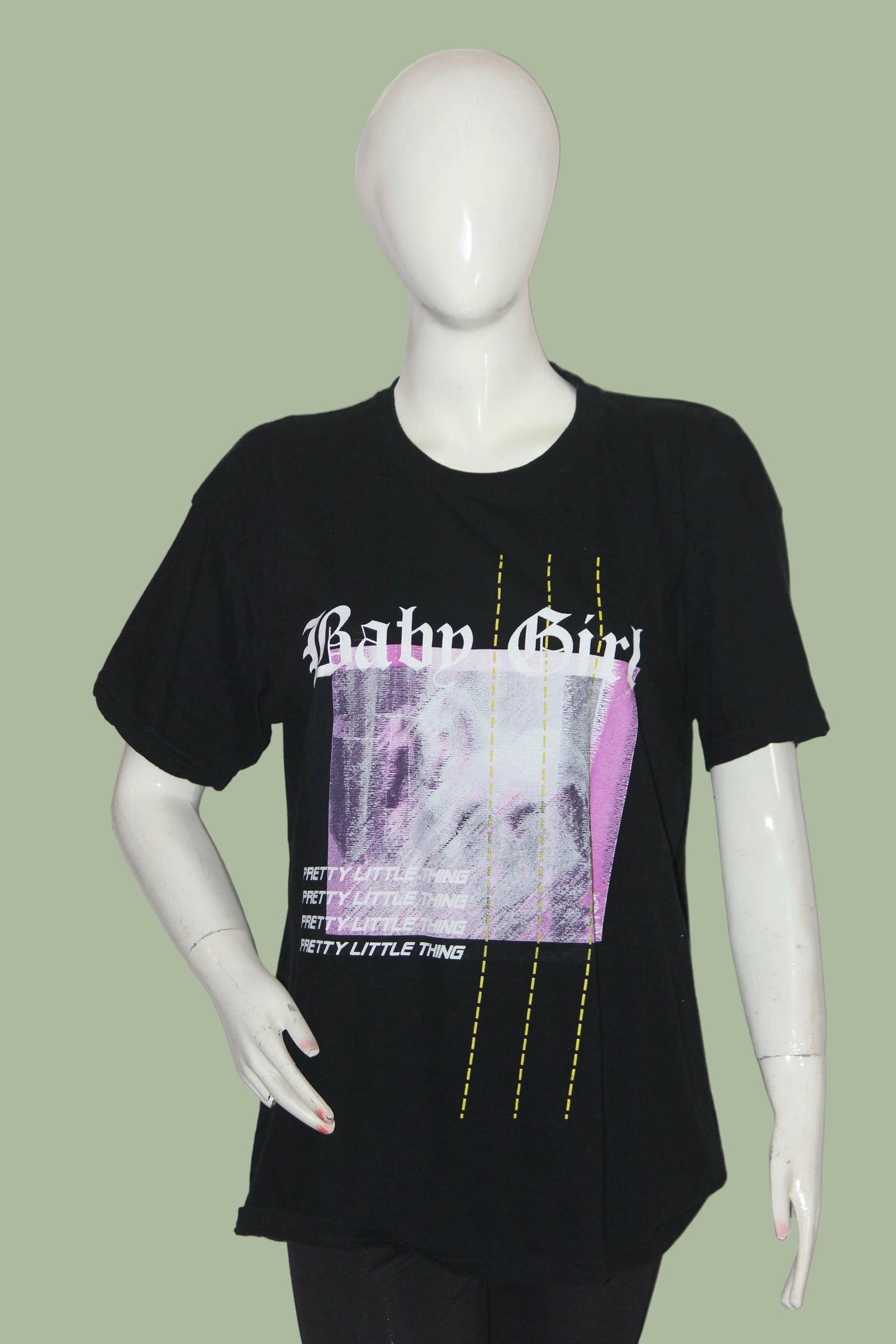 Black Half Sleeve T-Shirt – Pretty Little Thing (Small)