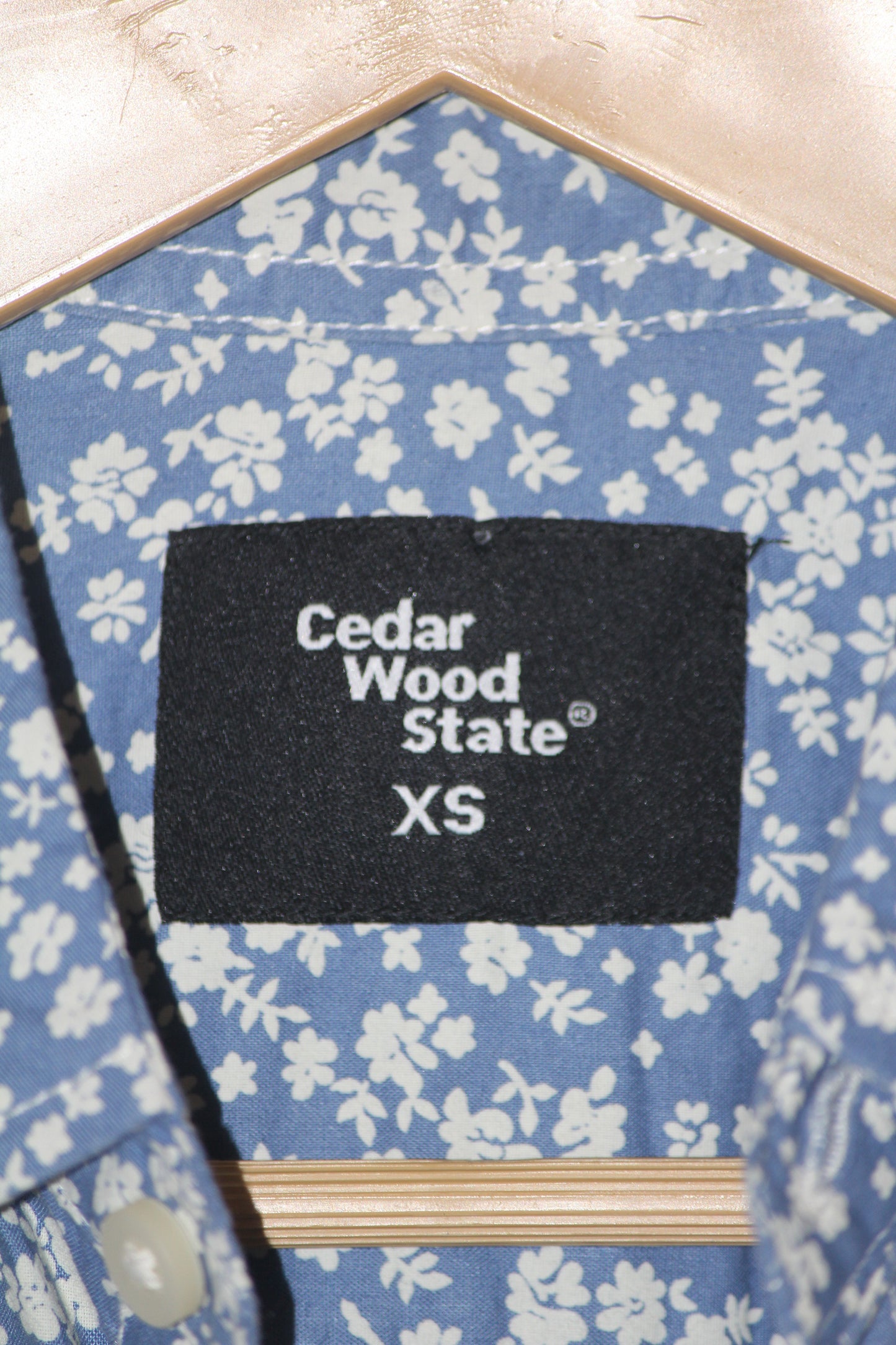 Cedar Wood State Blue Floral Button Down Shirt – XS (Men)