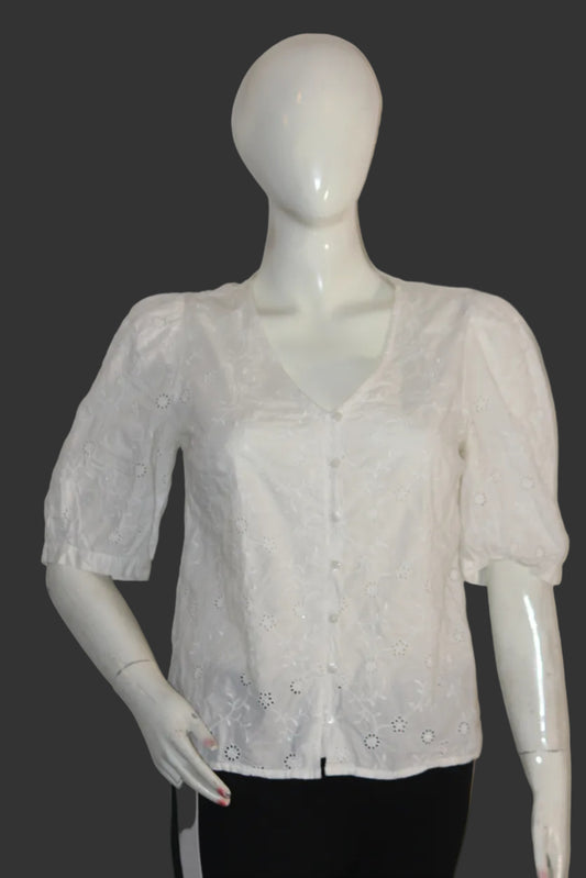 Tu White Floral Button Down Blouse – Small
