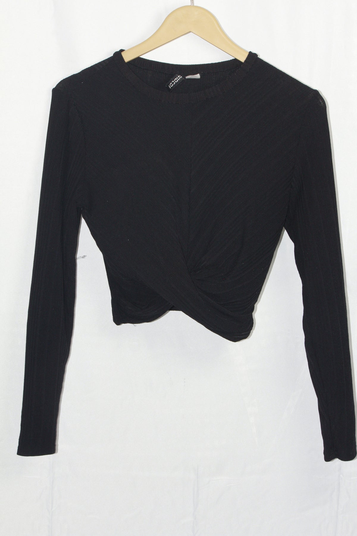 H&M Black Parallel Line Crop Top - Medium