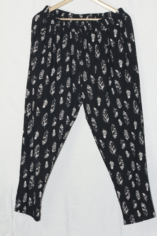 Thriftyfy Black Leaf Print Palazzo Pant (Medium)