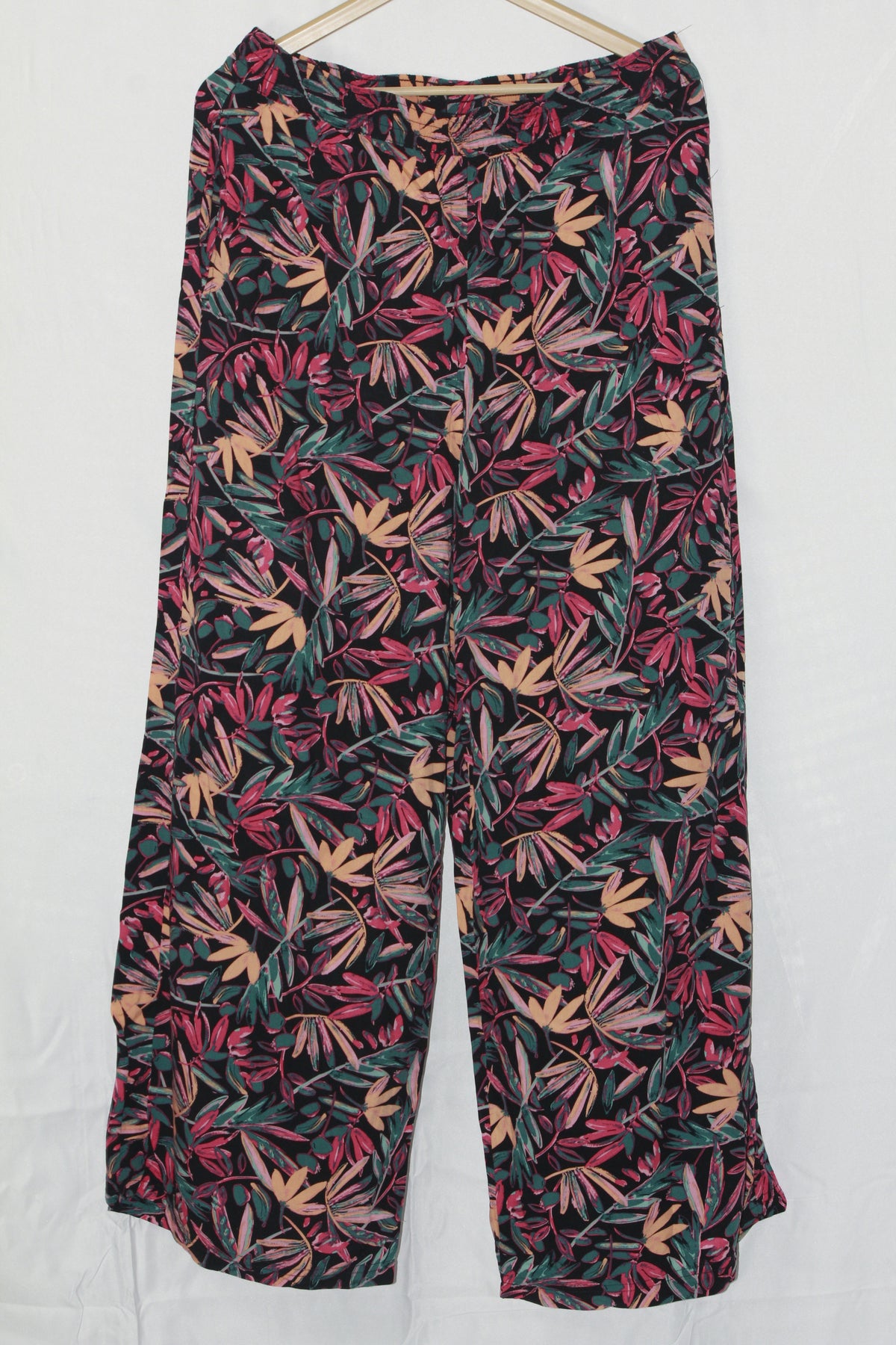 Esmara Black Floral Palazzo Pant (Medium)