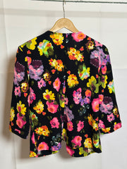 Blooming Noir Black Shrug – Quiz